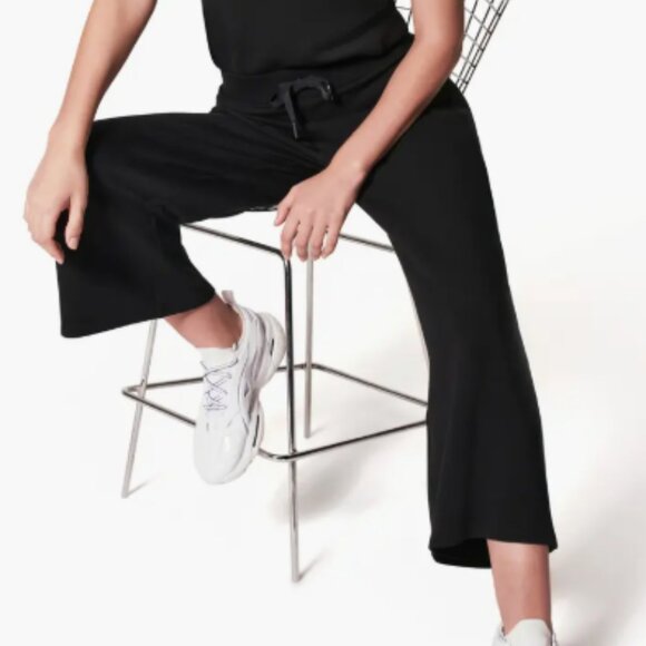 Spanx AirEssentials Crop Wide Leg pants - RETIRED STYLE - Picture 2 of 7